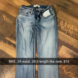BKE Women's Light Blue Straight Leg Jeans